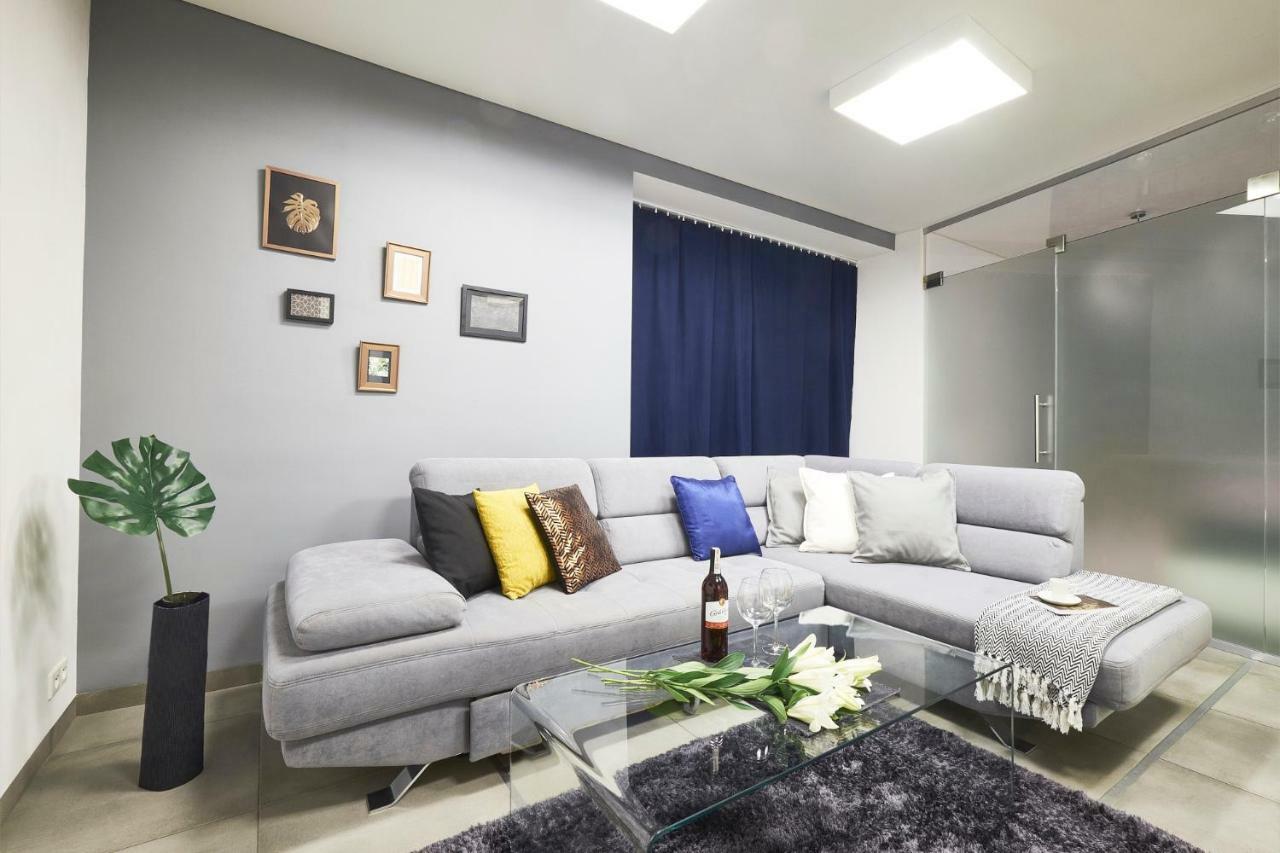 Xavier Boutique Apartment Варшава Екстер'єр фото